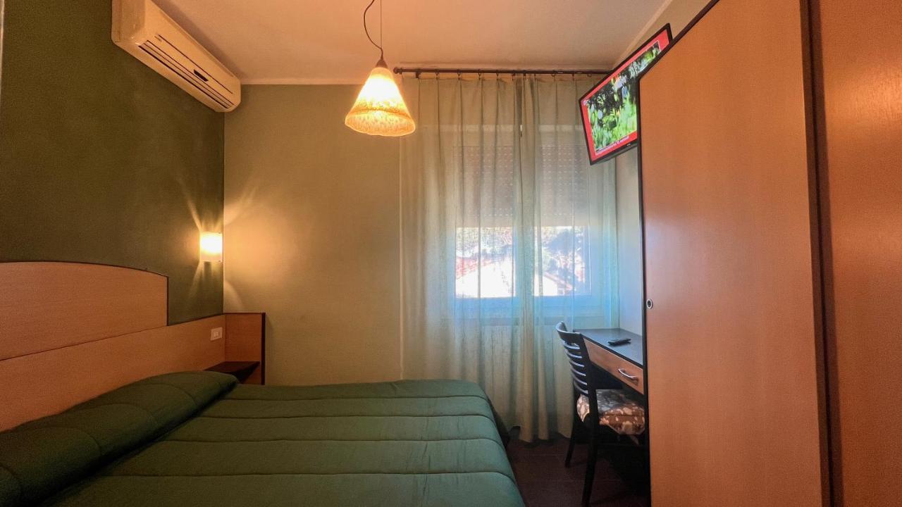 Hotel Il Cavaliere Nero Тирения Екстериор снимка
