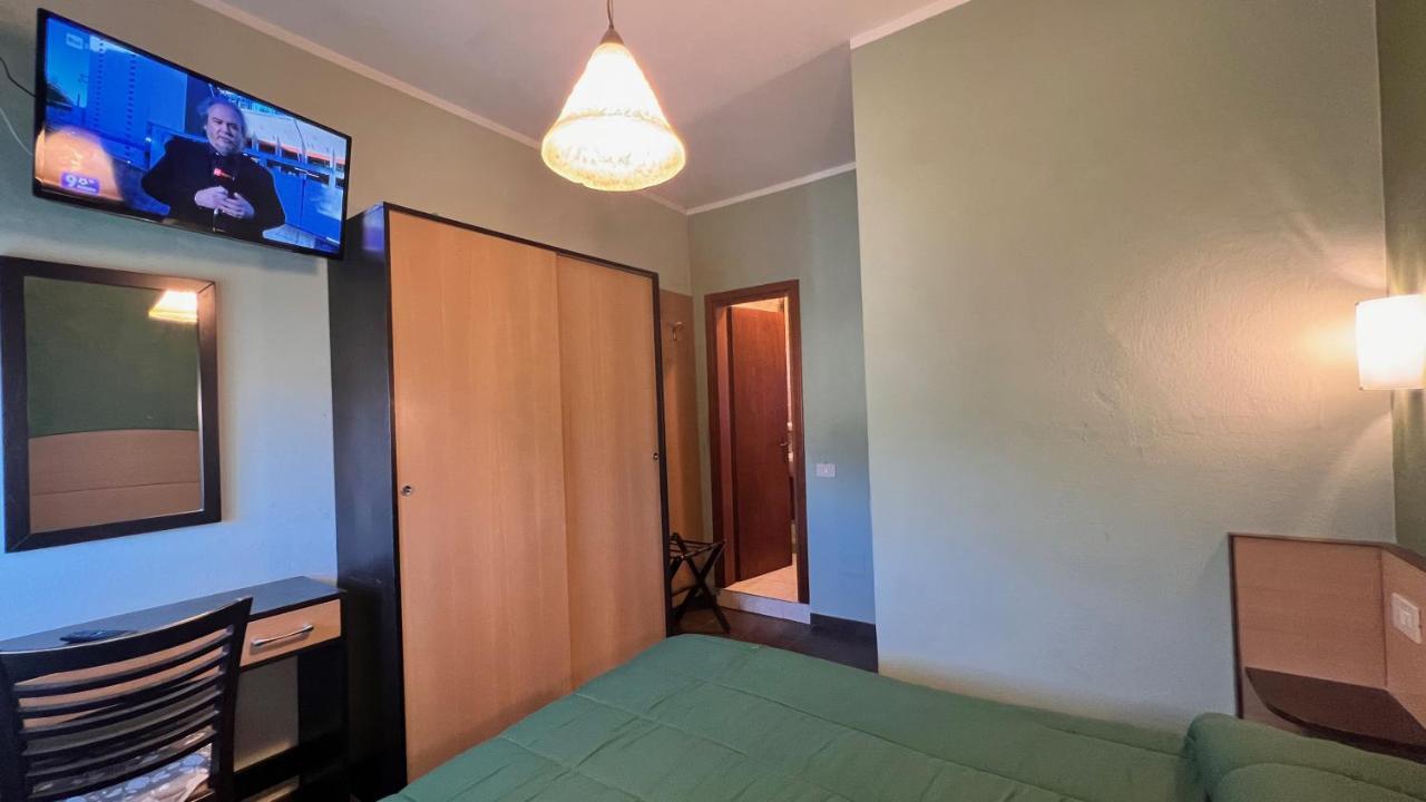 Hotel Il Cavaliere Nero Тирения Екстериор снимка