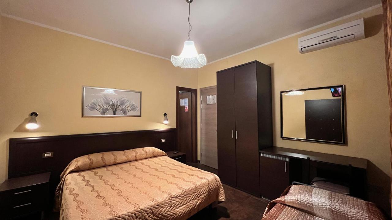 Hotel Il Cavaliere Nero Тирения Екстериор снимка