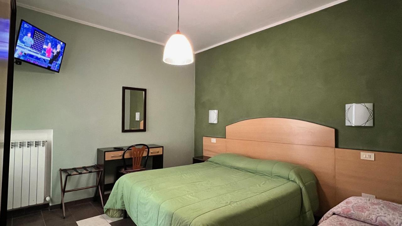 Hotel Il Cavaliere Nero Тирения Екстериор снимка
