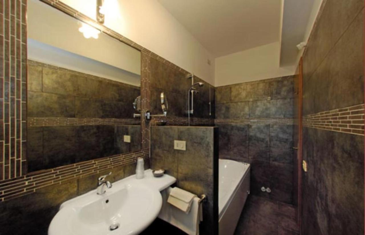 Hotel Il Cavaliere Nero Тирения Екстериор снимка